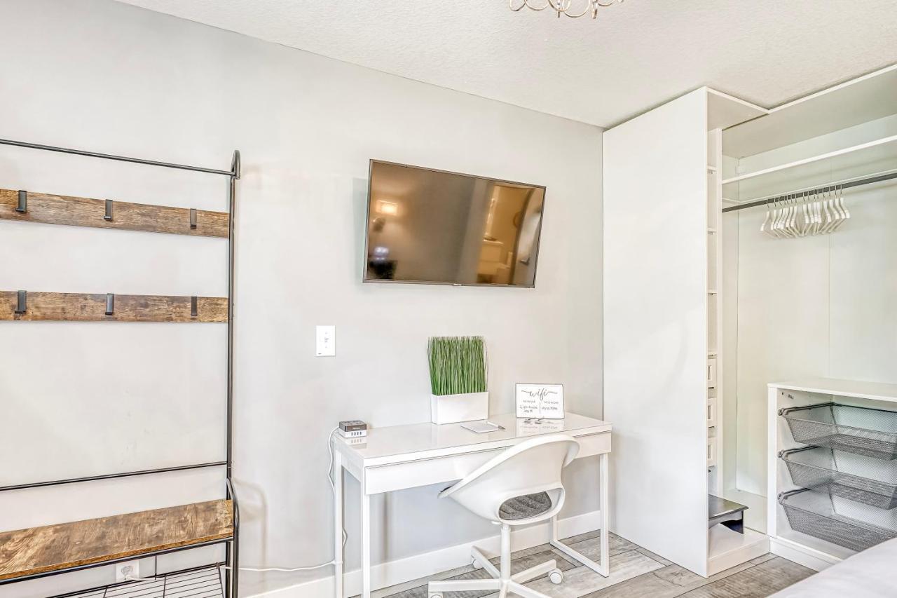 Lighthouse Kitchen Suites Near Auburn Waterloo I-69 Exit 334 외부 사진