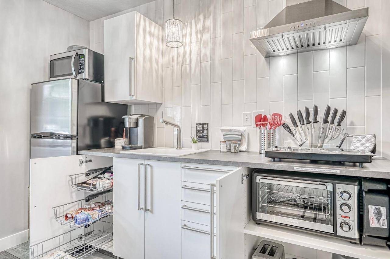 Lighthouse Kitchen Suites Near Auburn Waterloo I-69 Exit 334 외부 사진